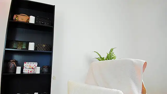 khloe_starrr Adlı Modelin Canlı XXX Sohbeti