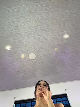 Chat +18 de LiaDuquette ao vivo