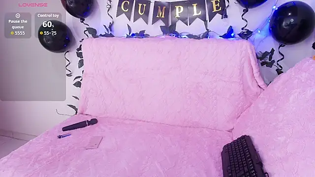 Chat +18 de Arii_rosee ao vivo