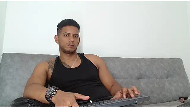 Chris_Dick23 XXX чат на живо