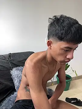 Chatroom XXX en direct de HotSebas_04