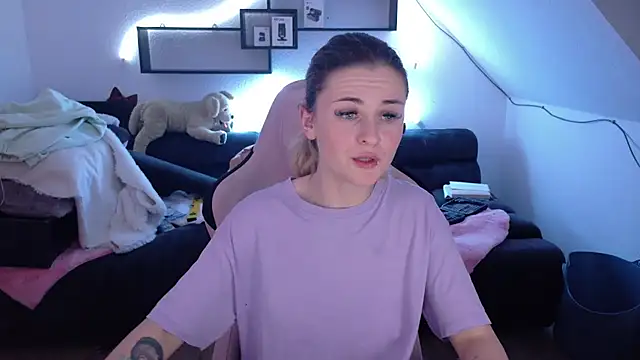 Melly4You's Live XXX Chat