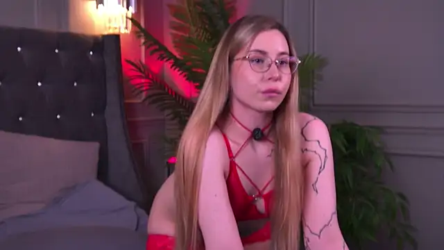 Chat +18 de -SaraBlack- ao vivo