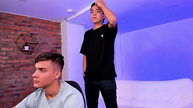 Spaceboyss18: απευθείας συνομιλία ΧΧΧ