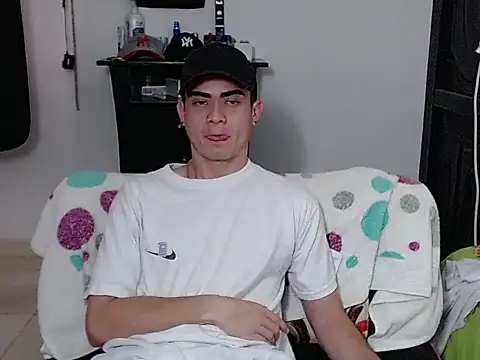 Zac_Efront Adlı Modelin Canlı XXX Sohbeti