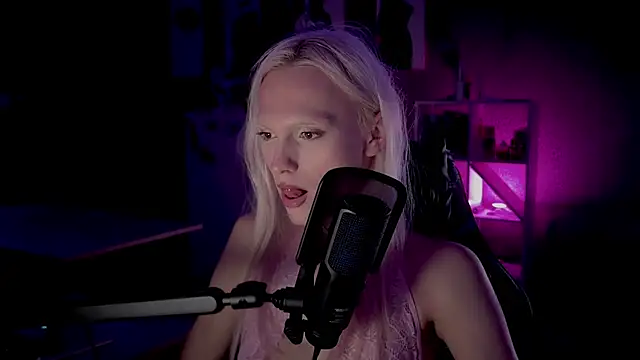 sindLy live XXX chat