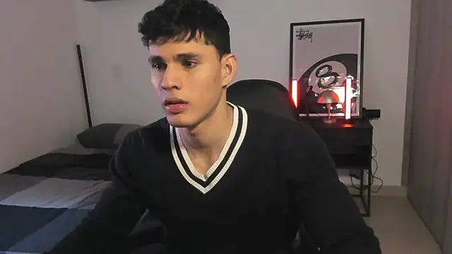 Massimo_Rinaldi's Live XXX Chat