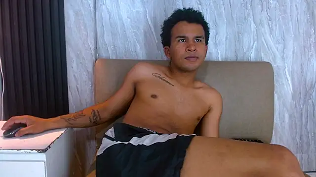 Chat +18 de Brandon_Mark_ ao vivo