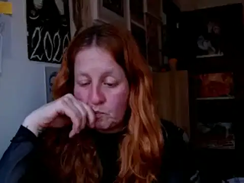 Chat +18 de ViioletaMora ao vivo