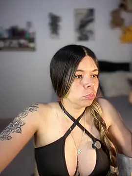 XXX chat uživo modela carolina16love