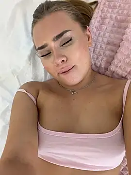 MonicaWestt Adlı Modelin Canlı XXX Sohbeti