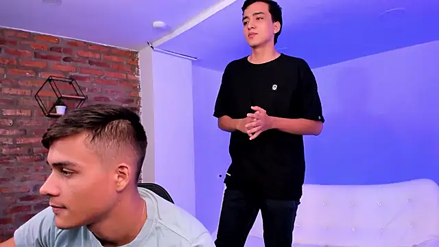 Spaceboyss18 Live XXX-Chat