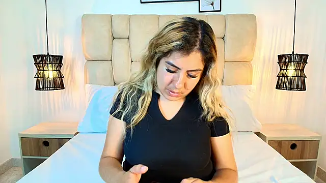 AdharaSmithh live XXX chat