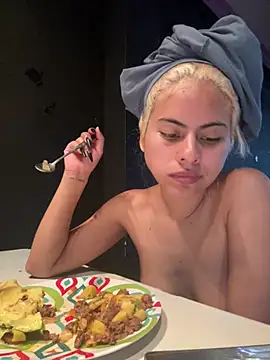 XXX chat uživo modela Eva_Feller69
