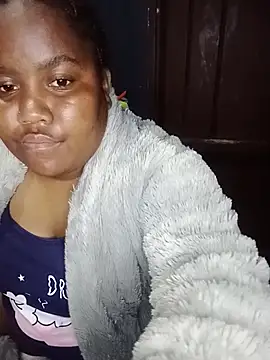 Živý XXX chat ChubbyMidgetxxx19