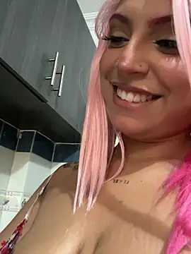 GiaRedd's Live XXX Chat