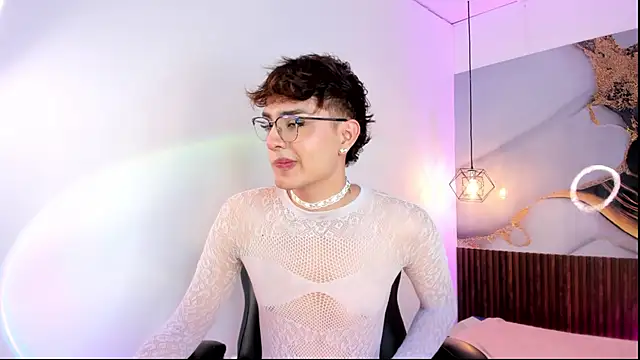 Chat +18 de ReneePaz ao vivo