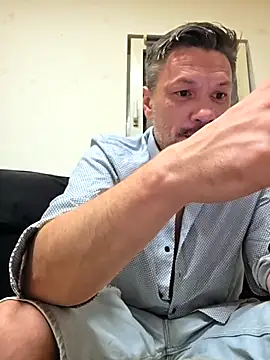 tomek84 XXX чат на живо