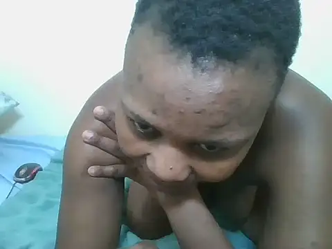 Chat +18 de Honeydrew4 ao vivo