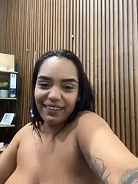 Chatroom XXX en direct de Sara-77