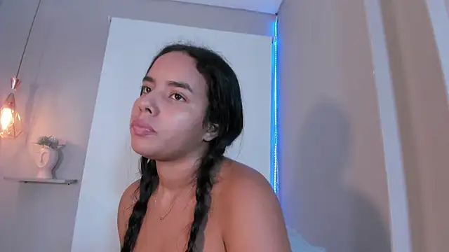 XXX chat uživo modela Roxy_Stonee
