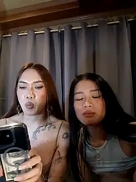hugecock_molly Webcam Show