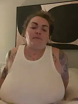 Chat XXX en directo de HeyBABYGIRL