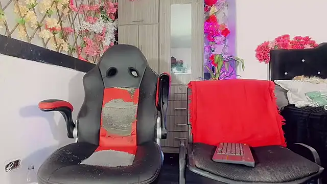 Thiara_veky_'s Webcam Show