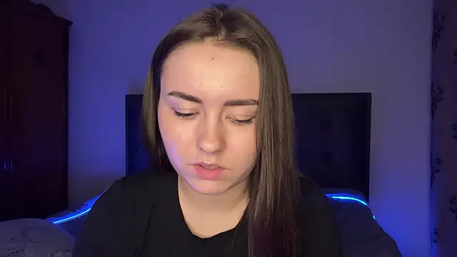 Chat +18 de SelenaBrook ao vivo