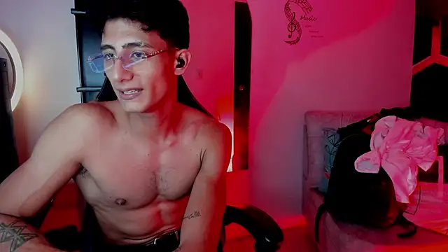 Chatroom XXX en direct de MaxiimoRomano_