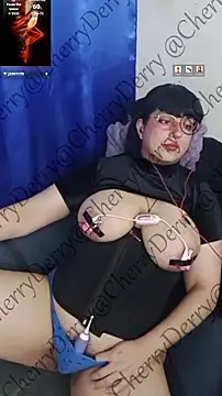 Онлайн чат XXX CherryDerry