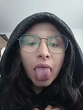yessica_gomez01 Adlı Modelin Canlı XXX Sohbeti