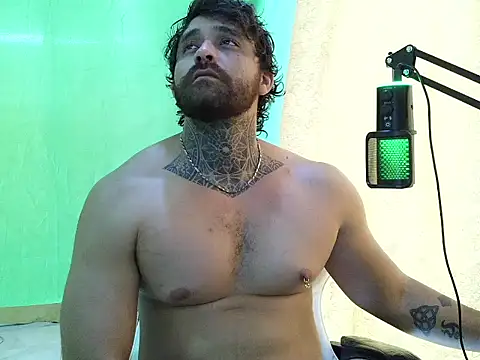 aronmiller404's Live XXX Chat