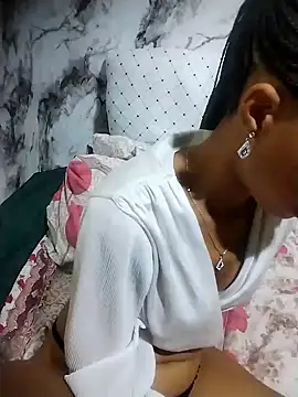 Reddewww's Live XXX Chat