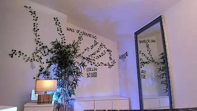 mira0_0's Live XXX Chat