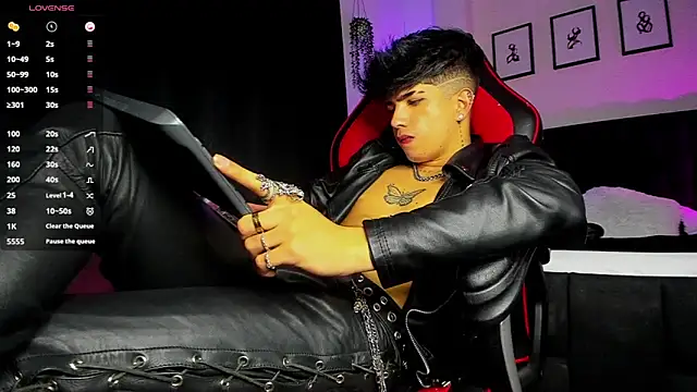 LyleBennett_'s Live XXX Chat
