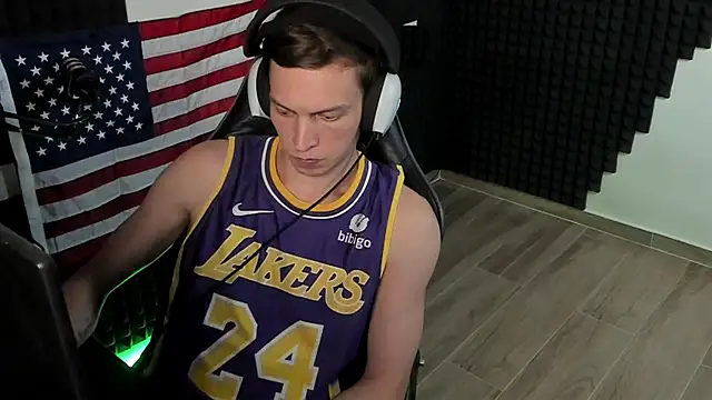 More_than_friend's Live XXX Chat
