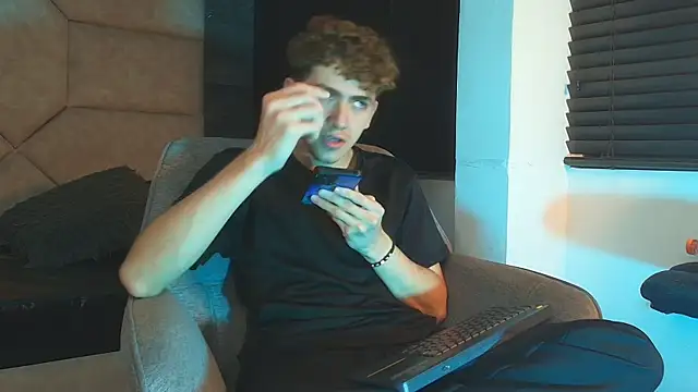 Chat XXX en directo de Tyler_Mcrey