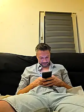 tomek84 Adlı Modelin Canlı XXX Sohbeti