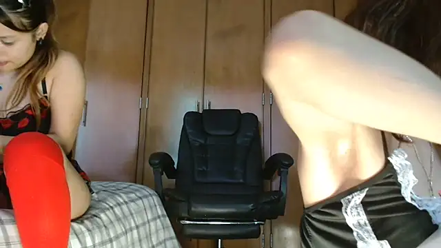 XXX chat uživo modela 3littles