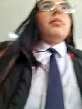 Angela__05 élő XXX-chatje