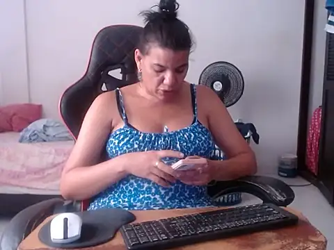 Adriana_0312 – Live XXX-chat