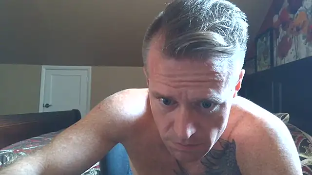 DILFiGuess1's Live XXX Chat