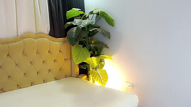 LexiLoreOnTop's Live XXX Chat