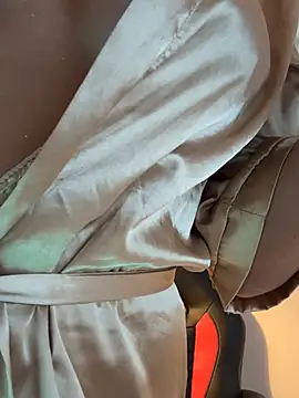 Emilia_Bakerr 现场XXX聊天