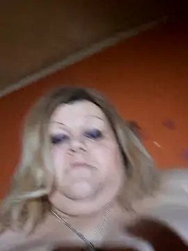 ducicsajsziii Adlı Modelin Canlı XXX Sohbeti