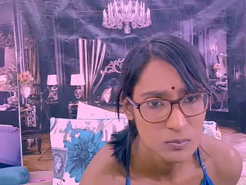 IndianRebel4u2Luv Adlı Modelin Canlı XXX Sohbeti