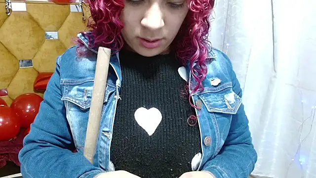 צ'אט XXX בשידור חי של LITTLEJULES
