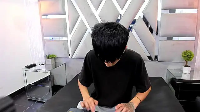 Chat XXX ao vivo de MikeHunteer