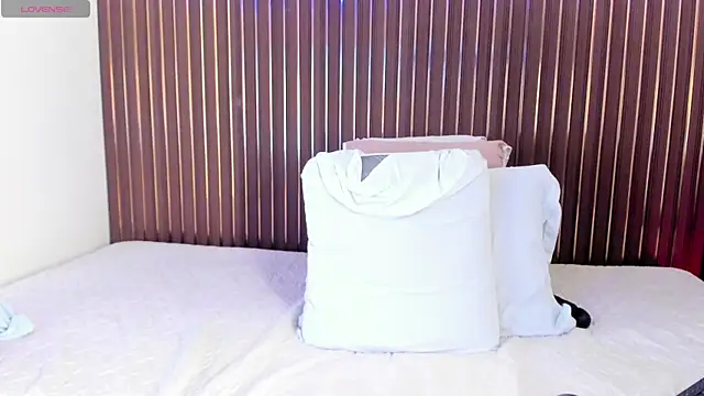 mia_pineda Adlı Modelin Canlı XXX Sohbeti